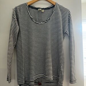 Lucy & Laurel | Blue Stripe Long Sleeve Shirt Small